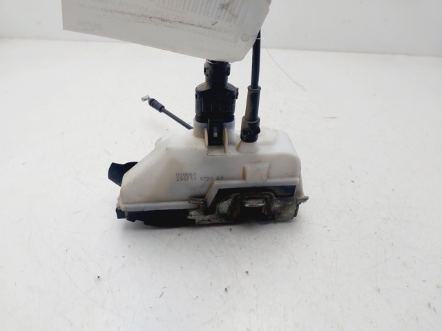 Zamek drzwi przednich lewych 8200000661 RENAULT