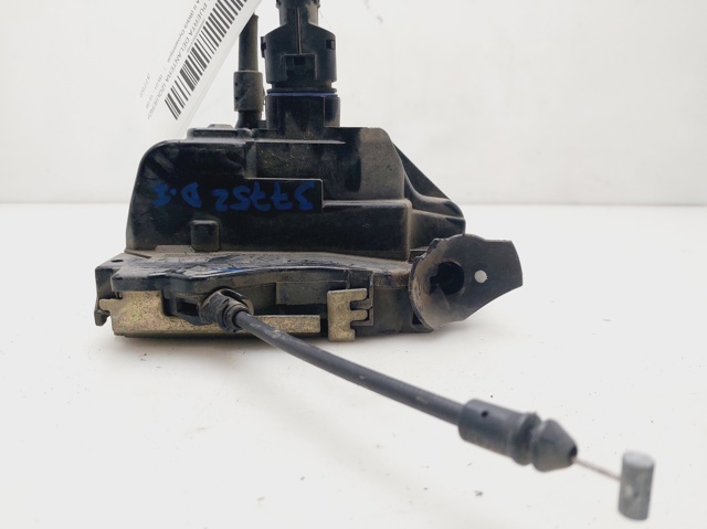 Zamek drzwi przednich lewych 8200000661 RENAULT