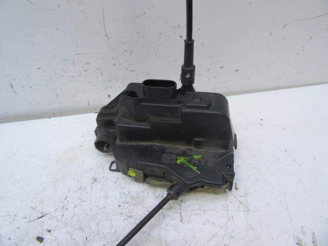 Zamek drzwi przednich prawych 8200000662 RENAULT