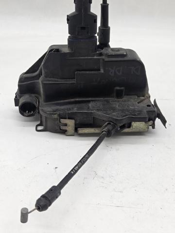 Zamek drzwi przednich prawych 8200000662 RENAULT