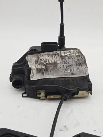 Zamek drzwi przednich prawych 8200000662 RENAULT