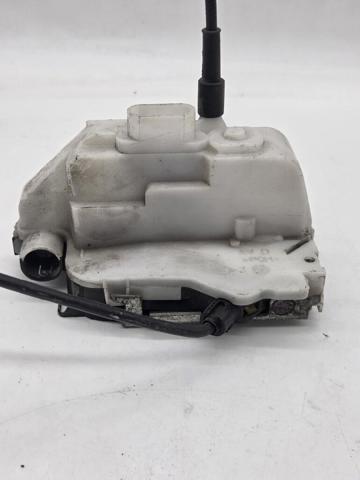 Zamek drzwi przednich prawych 8200000662 RENAULT