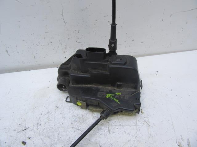 Zamek drzwi przednich prawych 8200000662 RENAULT