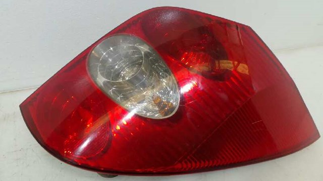 Lampa zespolona tylna prawa 8200002472 RENAULT