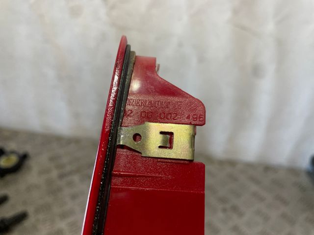 Lampa stop tylna dodatkowa 8200002496 RENAULT