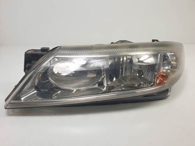 Reflektor lewy 8200002845 RENAULT