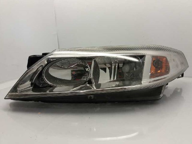 Reflektor lewy 8200002845 RENAULT