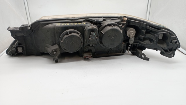 Reflektor prawy 8200002847 RENAULT