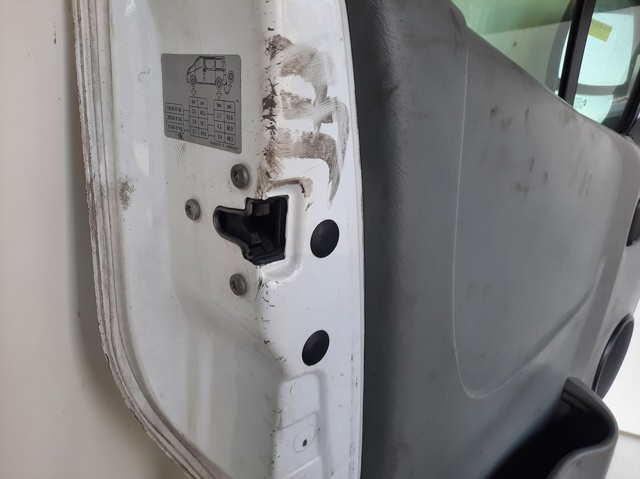 Zamek drzwi przednich lewych 8200008246 NISSAN