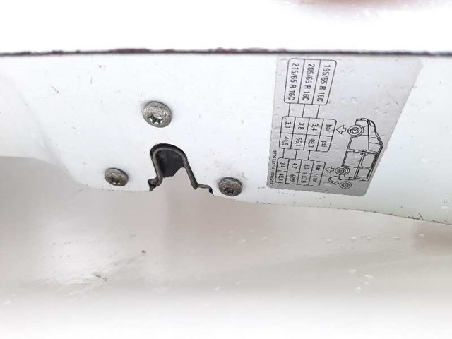 Zamek drzwi przednich lewych 8200008246 NISSAN