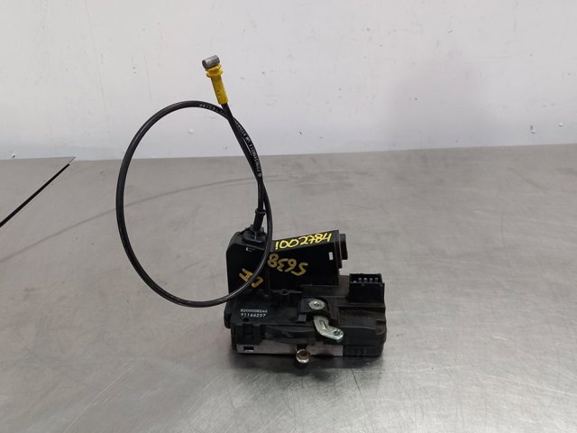 Zamek drzwi przednich lewych 8200008246 RENAULT