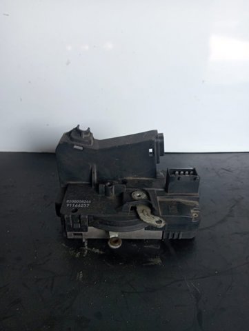 Zamek drzwi przednich lewych 8200008246 RENAULT