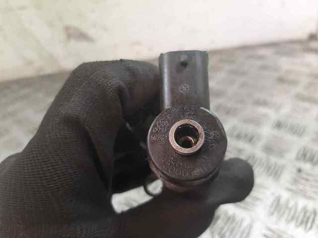 Wtryskiwacz paliwa 8200010075 RENAULT