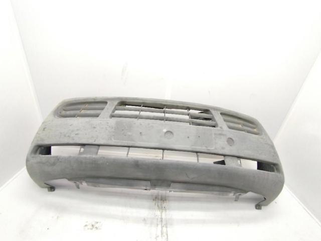 Zderzak przedni 8200011389 RENAULT