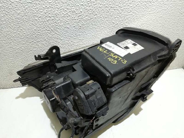 Reflektor lewy 8200014357E RENAULT
