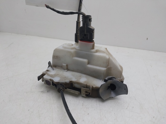 Zamek drzwi przednich lewych 8200017972 RENAULT