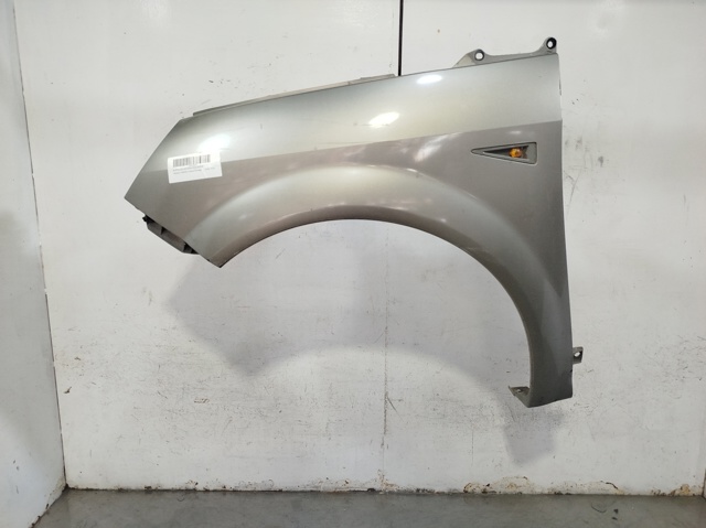 Błotnik przedni lewy 8200020568 RENAULT