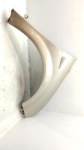Błotnik przedni prawy 8200020569 RENAULT