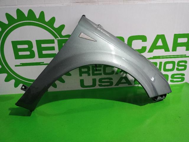 Błotnik przedni prawy 8200020569D RENAULT