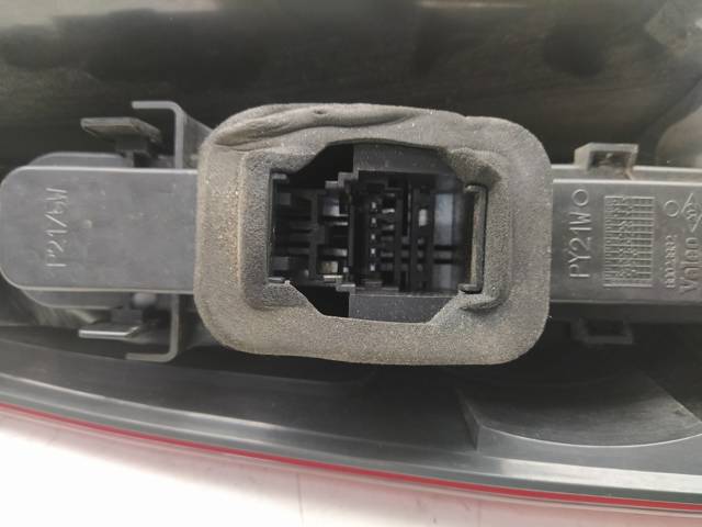 Lampa zespolona tylna prawa 8200027152 RENAULT