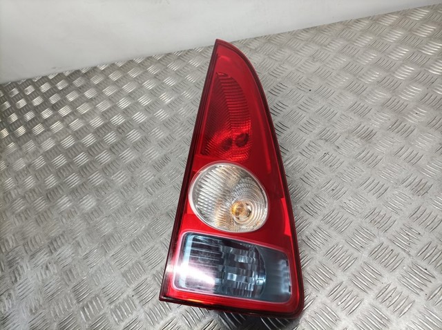 Lampa zespolona tylna prawa 8200027152 RENAULT