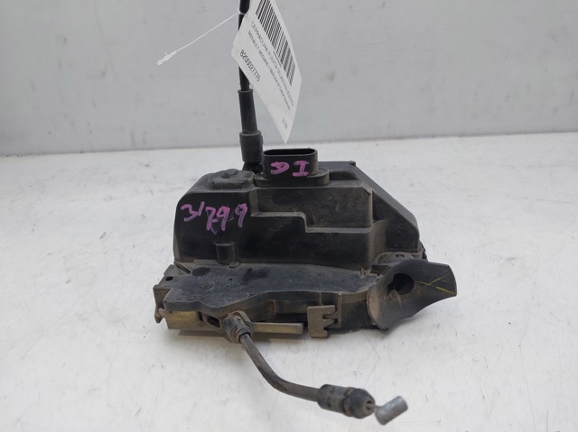 Zamek drzwi przednich lewych 8200027776 RENAULT