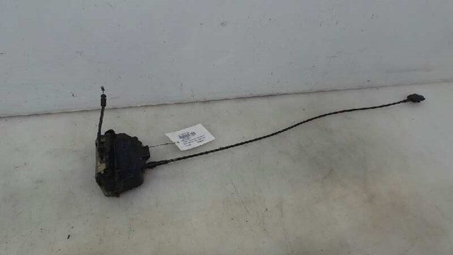Zamek drzwi przednich prawych 8200027779 RENAULT