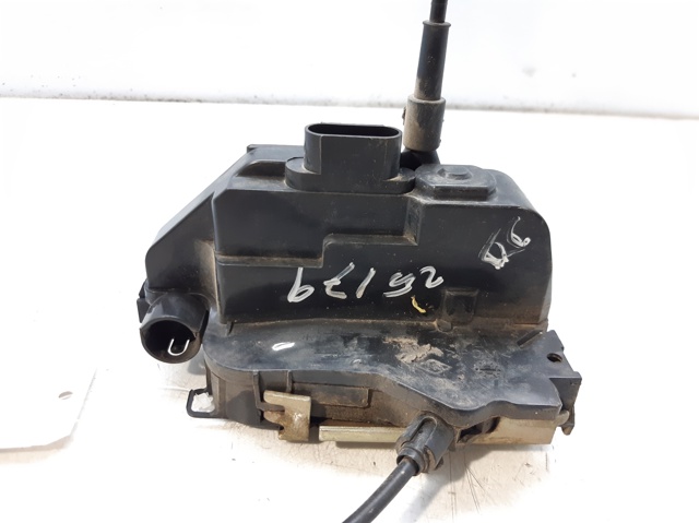 Zamek drzwi przednich prawych 8200027779 RENAULT