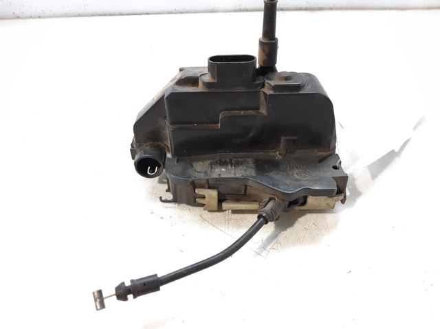 Zamek drzwi przednich prawych 8200027779 RENAULT