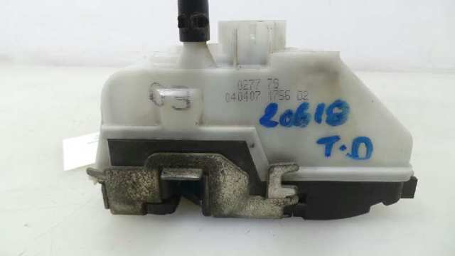 Zamek drzwi przednich prawych 8200027779 RENAULT