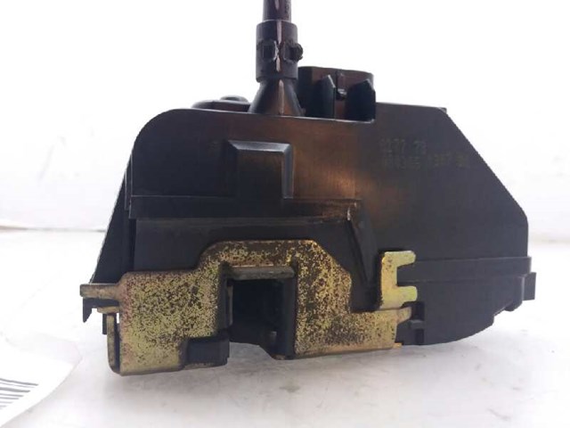 Zamek drzwi przednich prawych 8200027779 RENAULT