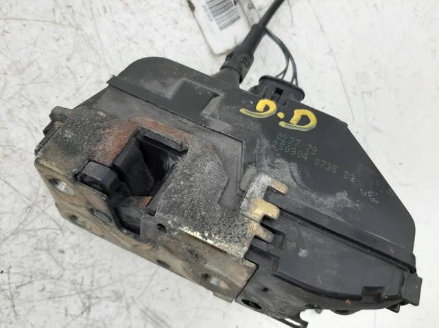 Zamek drzwi przednich prawych 8200027779 RENAULT