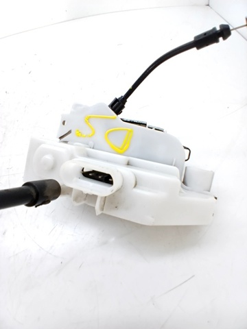 Zamek drzwi przednich prawych 8200027779 RENAULT