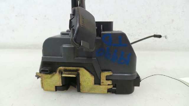 Zamek drzwi tylnych prawych 8200028429 RENAULT