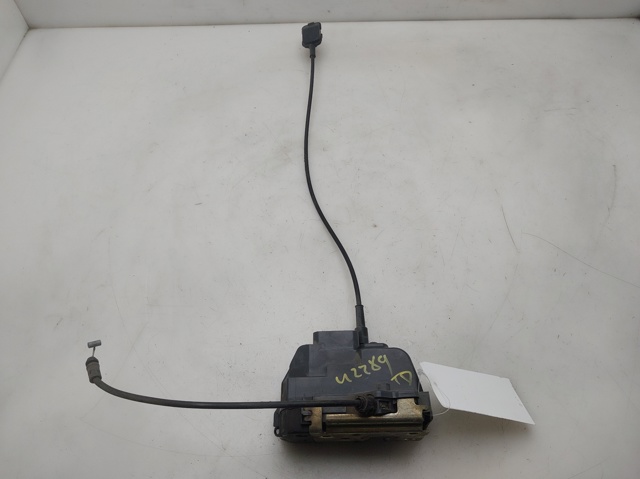 Zamek drzwi tylnych prawych 8200028429 RENAULT