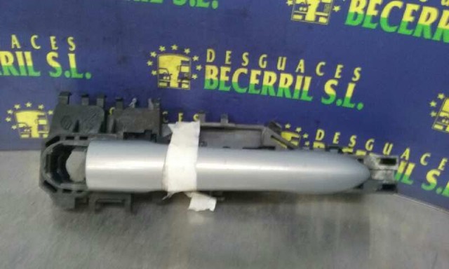 Pałąk zewnętrznej klamki drzwi przednich lewej 8200028463 RENAULT