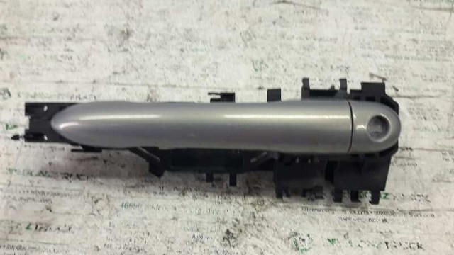 Pałąk zewnętrznej klamki drzwi przednich lewej 8200028463 RENAULT