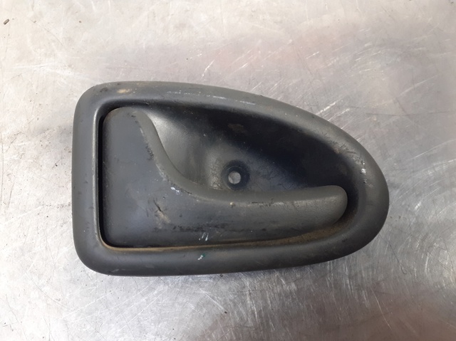 Klamka drzwi lewych przednia/tylna wewnętrzna 8200028994 RENAULT