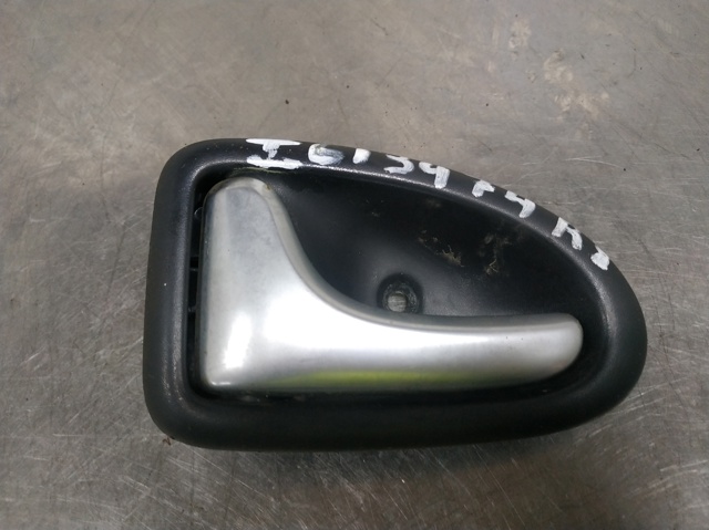 Klamka drzwi lewych przednia/tylna wewnętrzna 8200028994 RENAULT