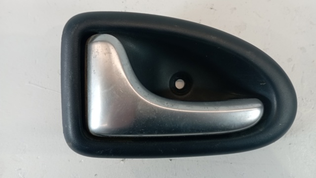 Klamka drzwi lewych przednia/tylna wewnętrzna 8200028994 RENAULT