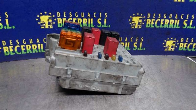 Skrzynka bezpieczników Renault Megane 1 LA0, LA1