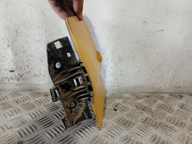 Kupić Klapka wlewu paliwa Opel Vivaro  F7 w dobrej cenie