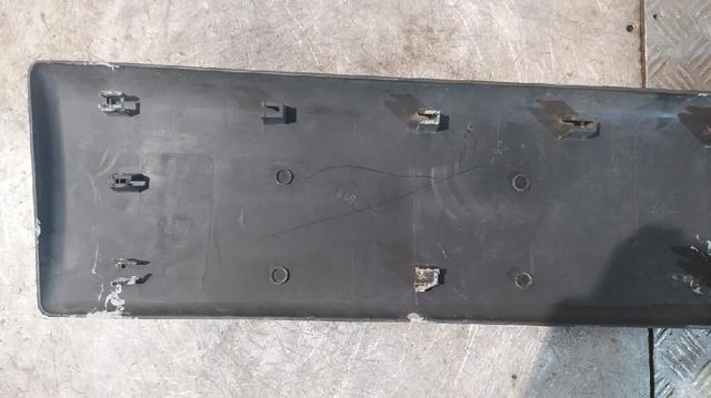 Nakładka błotnika tylnego lewego 8200036093 OPEL
