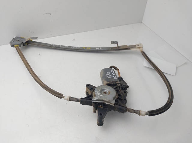 Mechanizm podnoszenia szyby drzwi przednich prawych 8200038152 RENAULT
