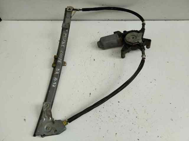 Mechanizm podnoszenia szyby drzwi przednich prawych 8200038152 RENAULT
