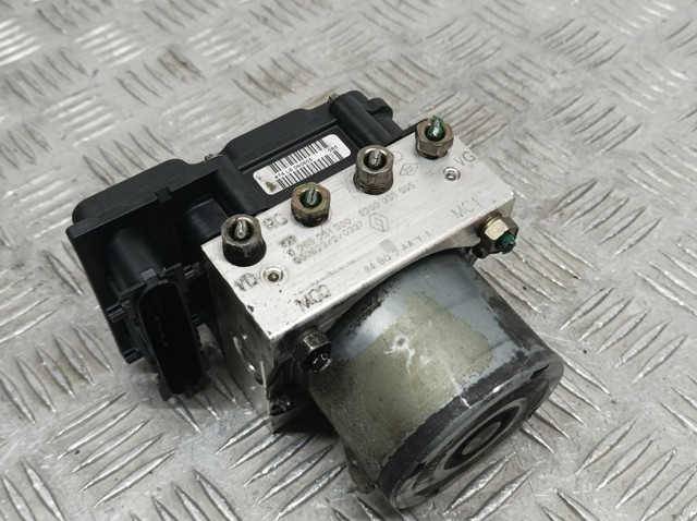 Sterownik ABS  hydrauliczny 8200038695 RENAULT
