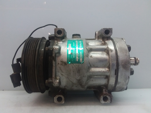 Sprężarka klimatyzacji 8200040681 VOLVO