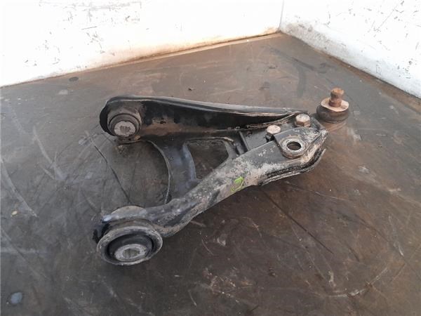 Wahacz zawieszenia przedniego dolny prawy 8200041282 RENAULT