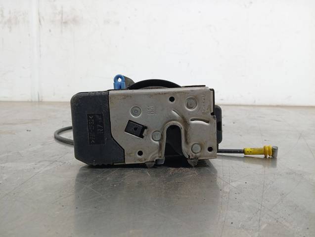 Zamek drzwi przednich prawych 8200042171 RENAULT
