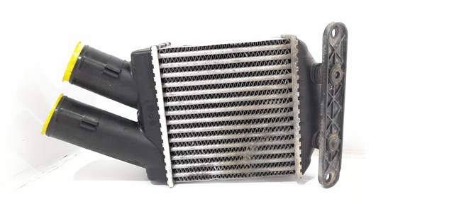 Chłodnica intercoolera 8200047162 RENAULT